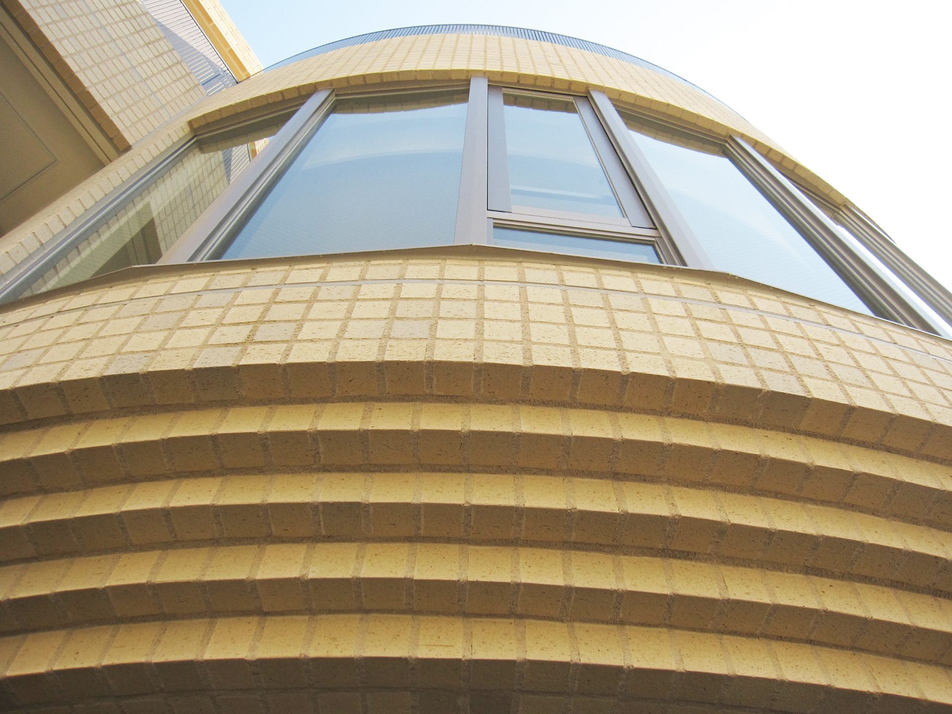 70角粗面白弱還元／渋谷区テナントビル＋個人邸