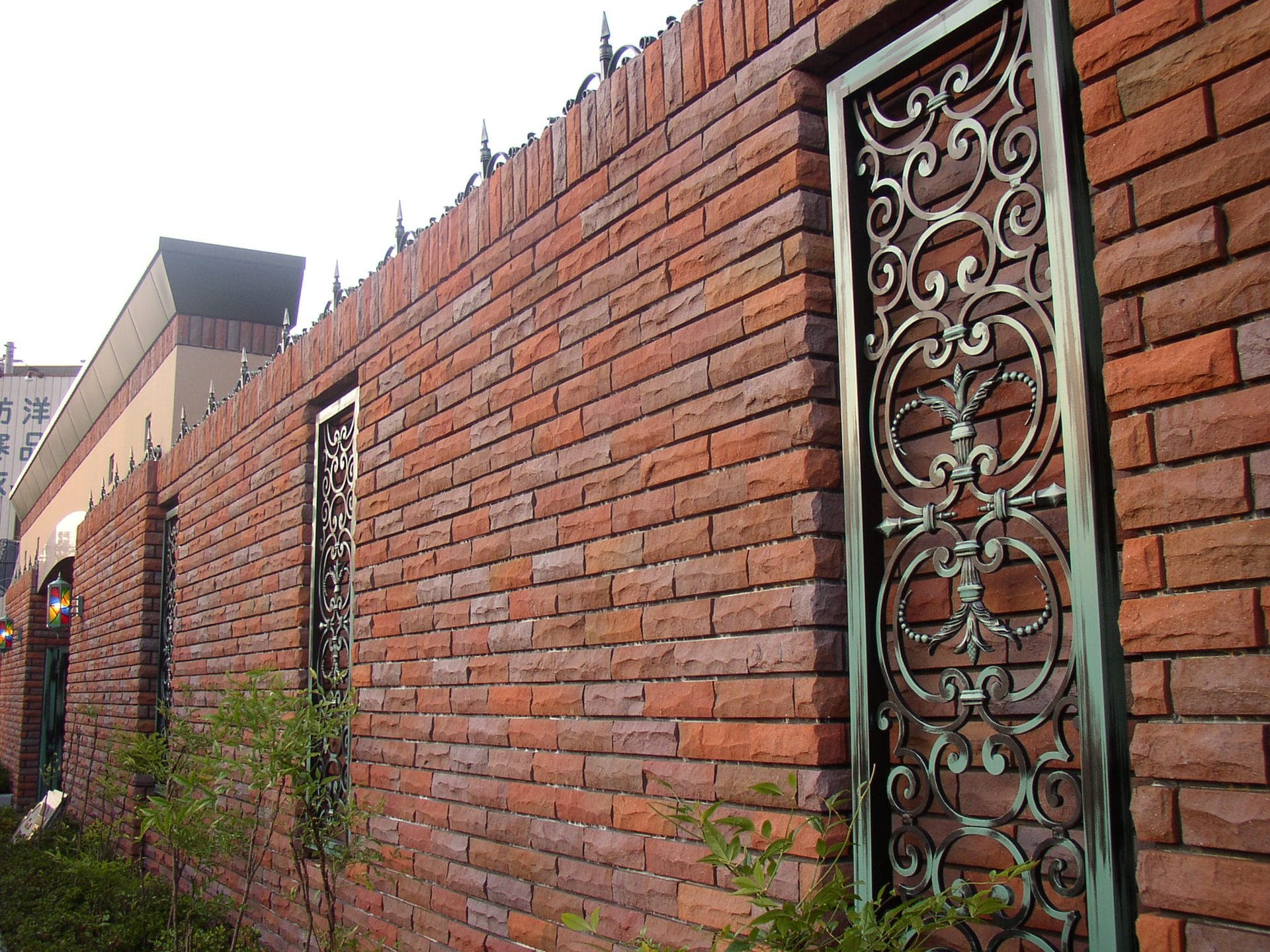 赤焼き過ぎレンガタイル手ハツリ