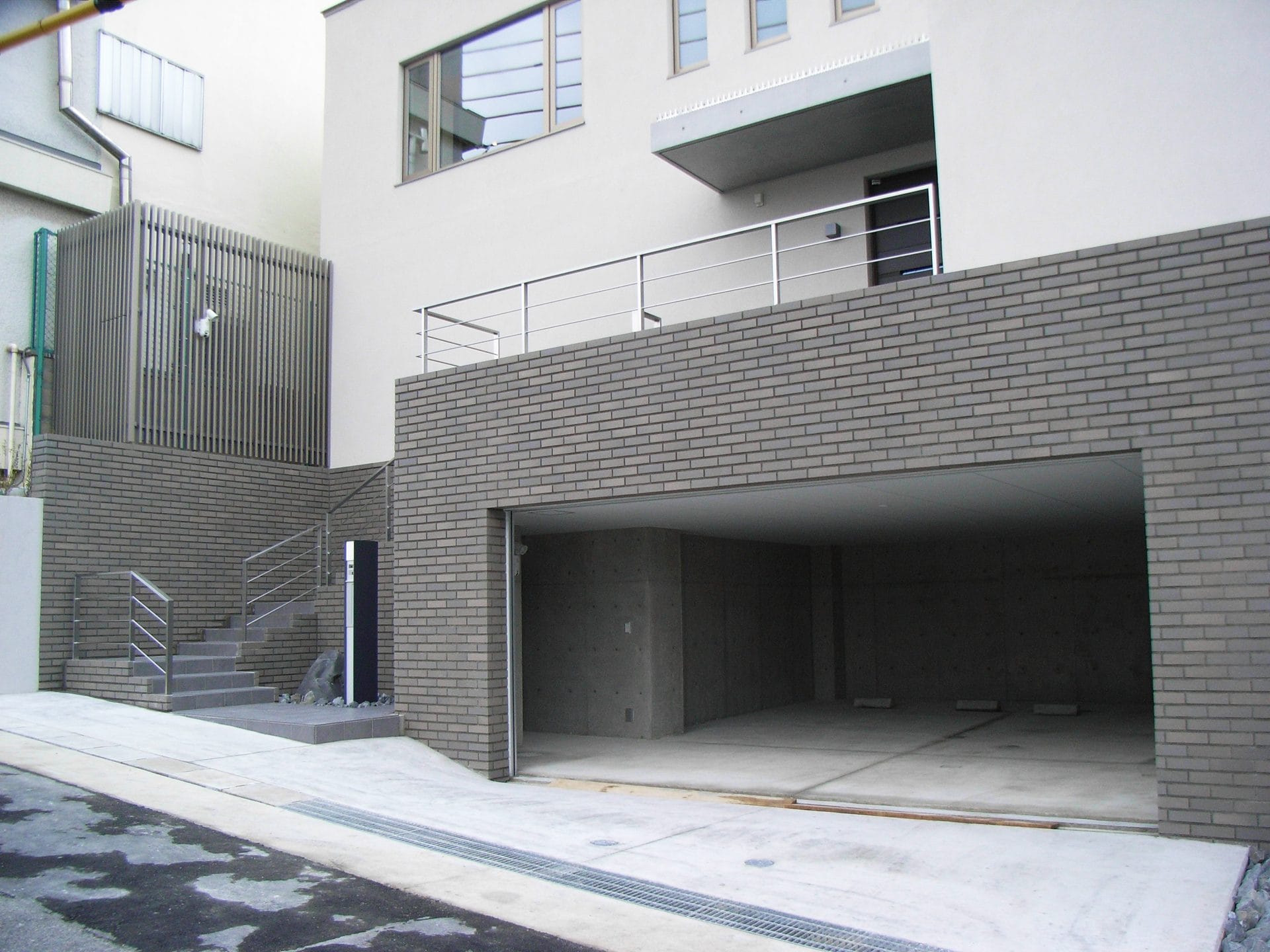 名古屋個人邸グレー特注色粗面