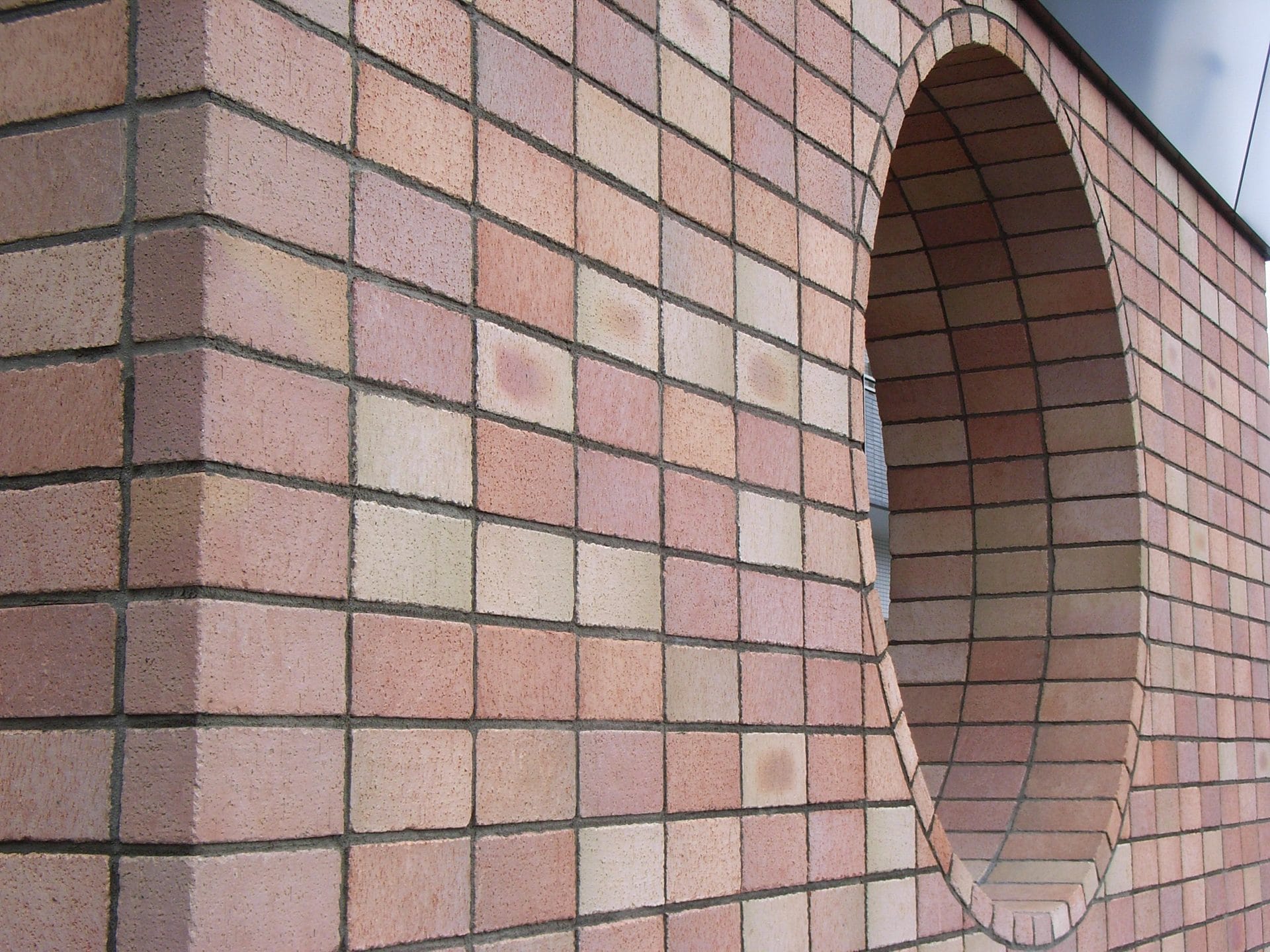 90x210x20mm粗面カカシ ジルコニット釉掛／札幌市共同住宅