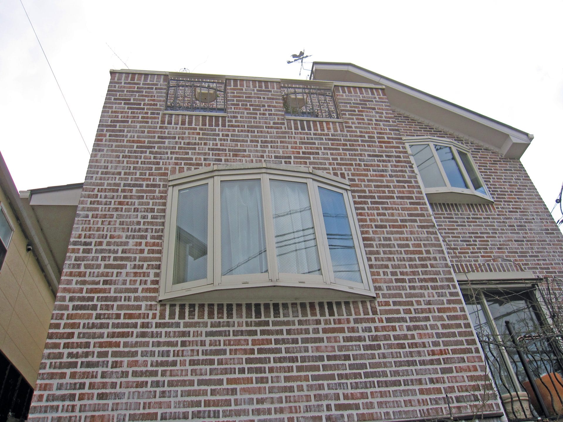 50x210x20mm筋面手加工塗目地仕上げ乱張り（部分現場カット）