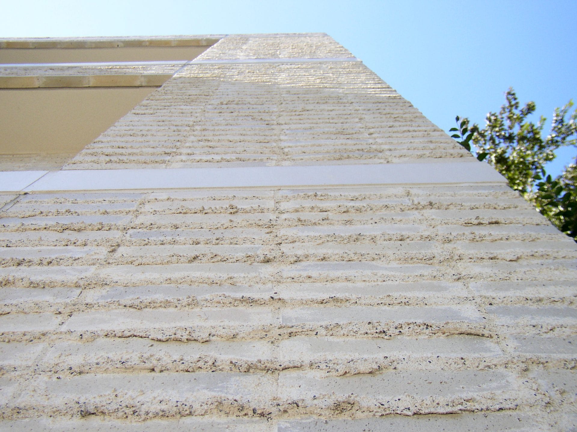 イナメジアルファ　かぶせ目地