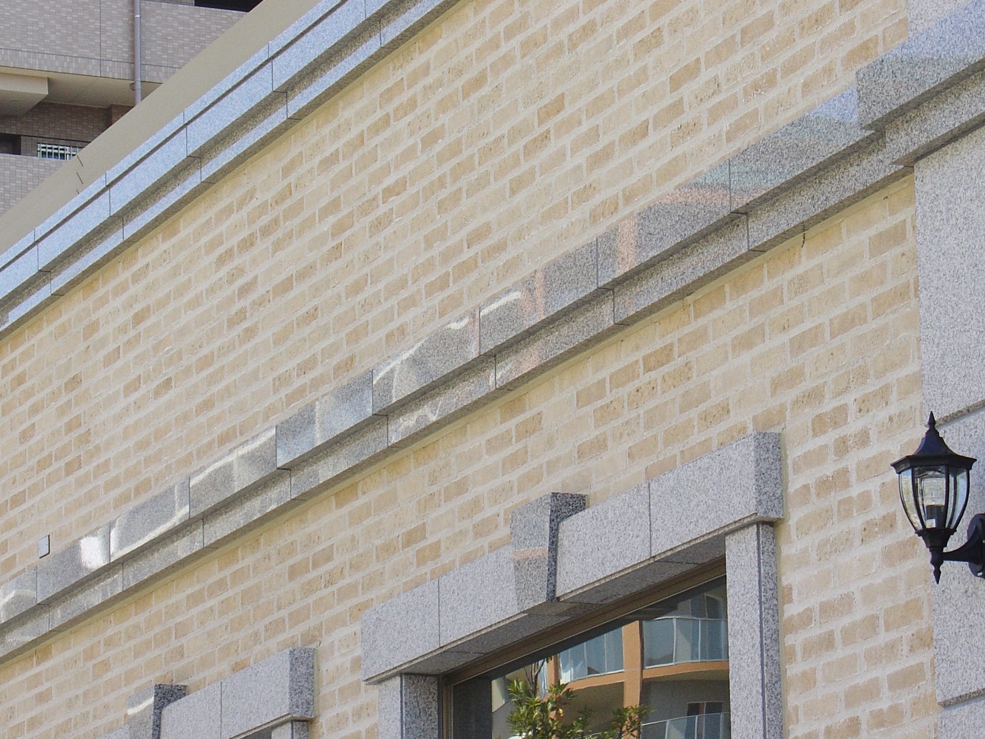 ハンドメイド二丁掛浦安共同住宅外装タイル