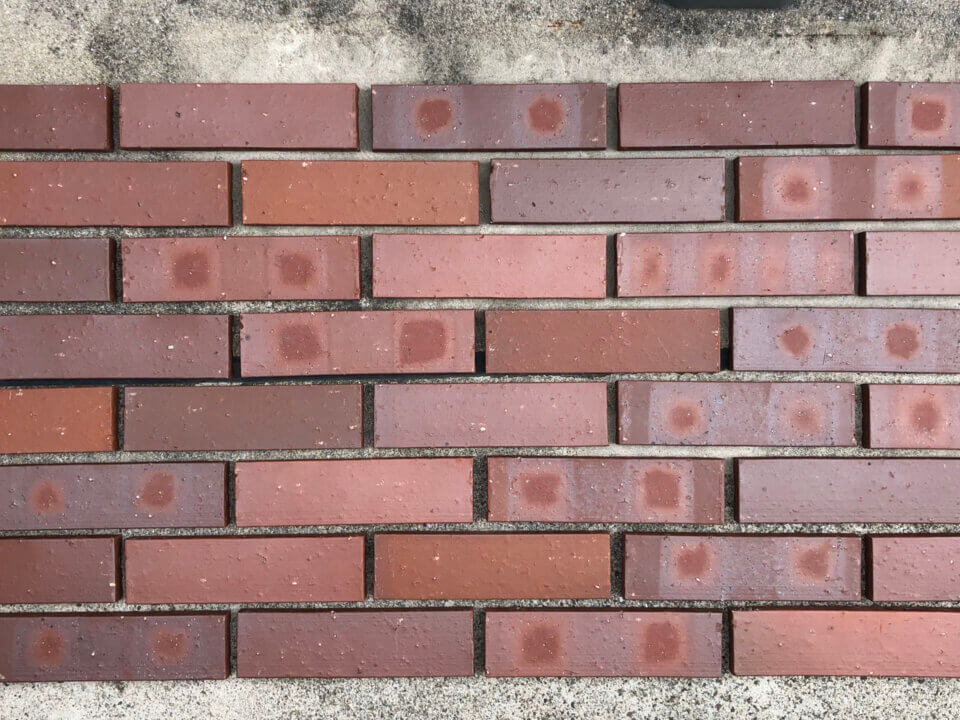 懐古調意匠ホテルの外壁用に見本焼いてみました