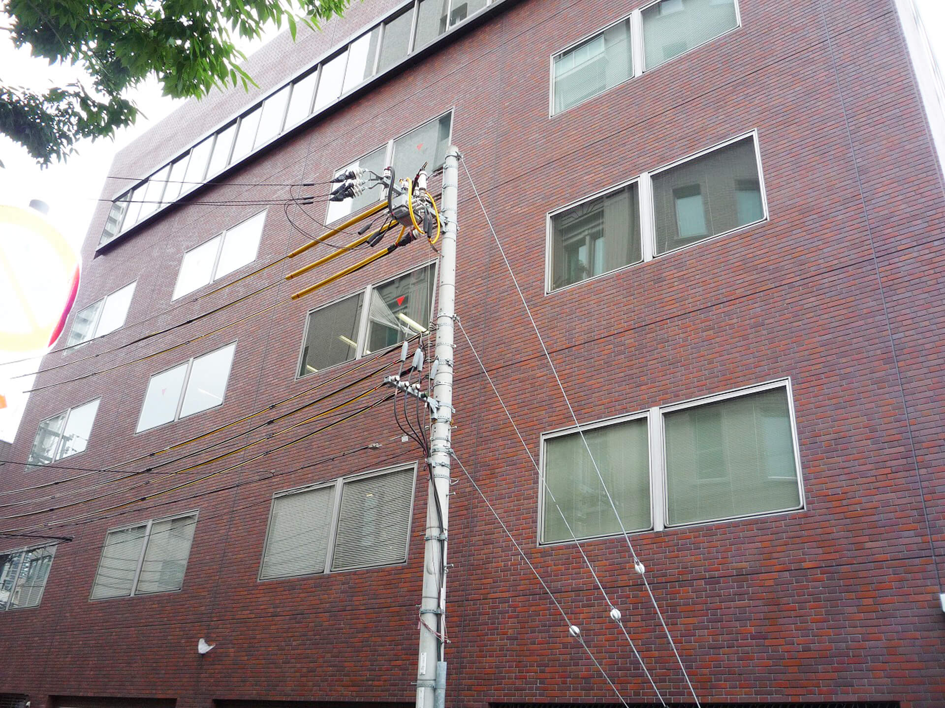 数十年前のビル外壁補修にも対応