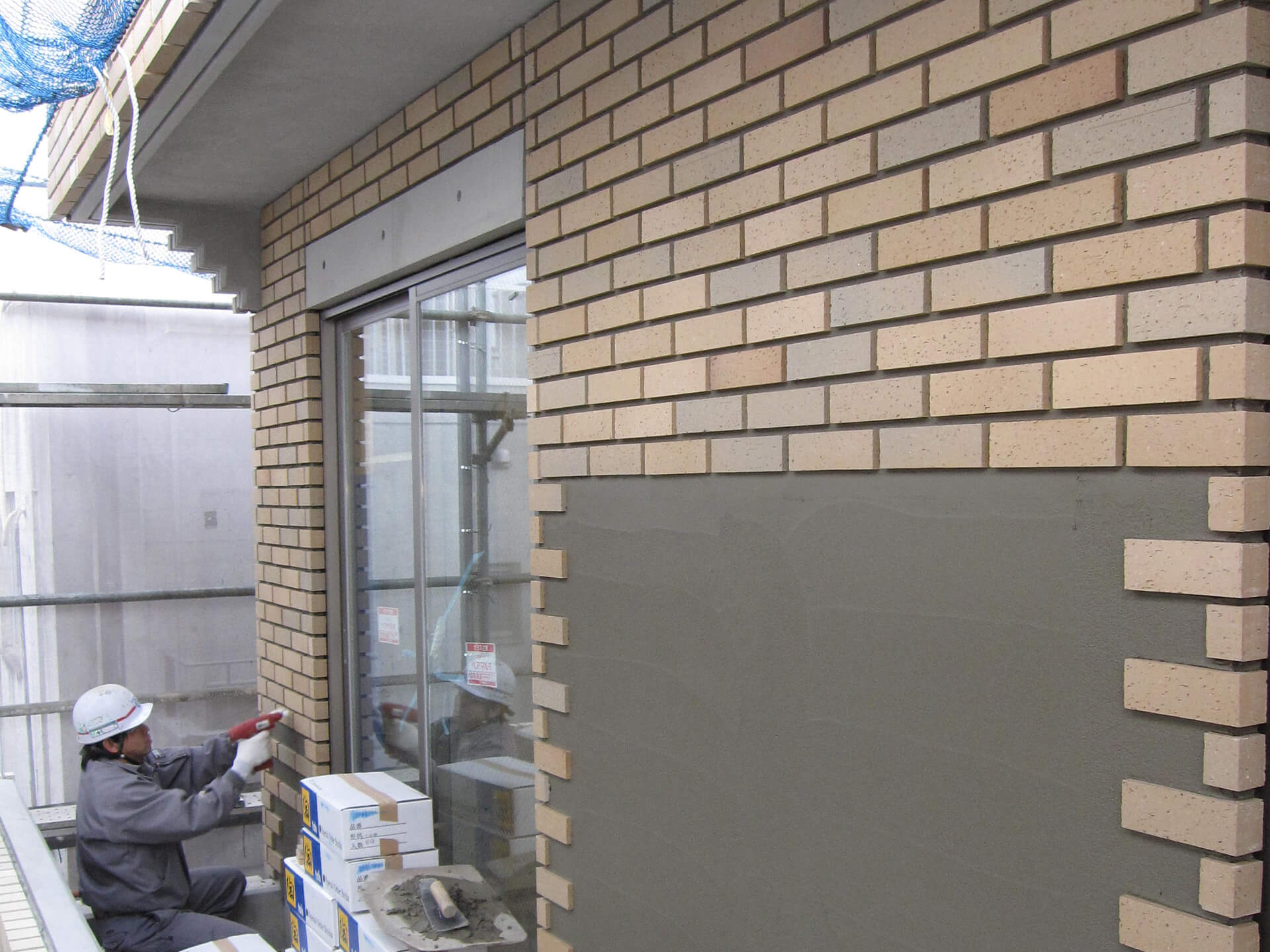 レンガタイル施工時の「ハリシロ」厚みの考え方